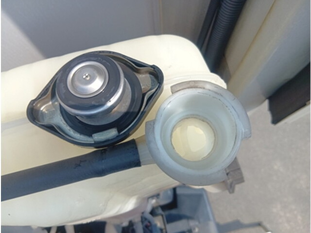 三菱ふそうスーパーグレートアルミウイング大型（10t）[写真20]