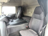 三菱ふそうスーパーグレートアルミウイング大型（10t）[写真23]