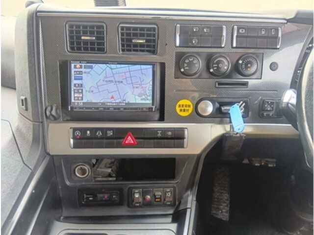 三菱ふそうスーパーグレートアルミウイング大型（10t）[写真26]