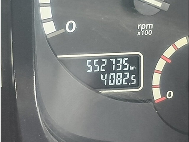 三菱ふそうスーパーグレートアルミウイング大型（10t）[写真30]