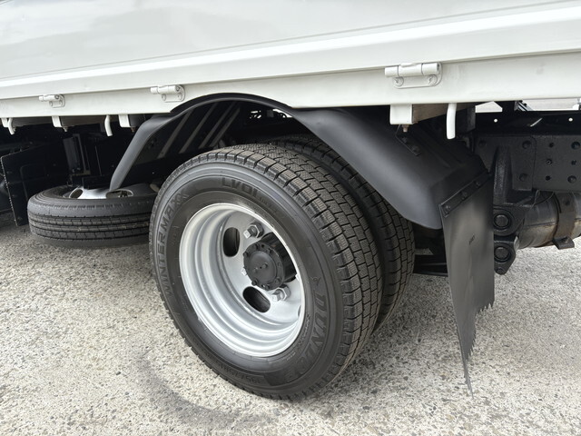 三菱ふそうキャンター平ボディ小型（2t・3t）[写真10]