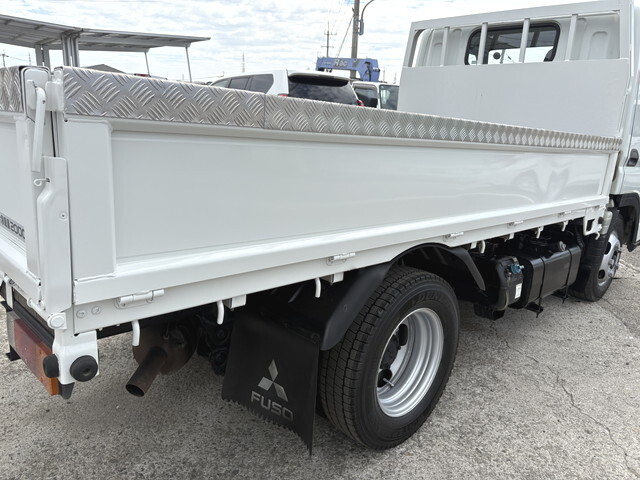 三菱ふそうキャンター平ボディ小型（2t・3t）[写真14]
