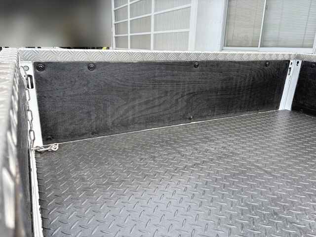 三菱ふそうキャンター平ボディ小型（2t・3t）[写真19]