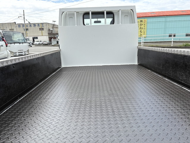 三菱ふそうキャンター平ボディ小型（2t・3t）[写真21]