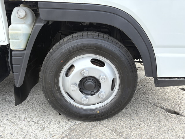 三菱ふそうキャンター平ボディ小型（2t・3t）[写真24]