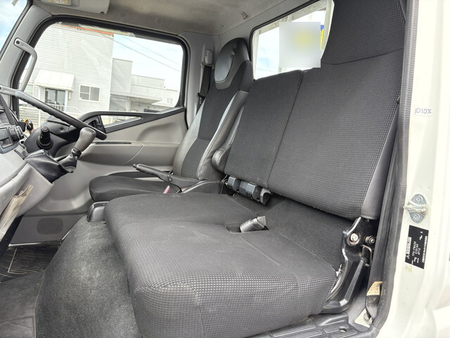 三菱ふそうキャンター平ボディ小型（2t・3t）[写真08]