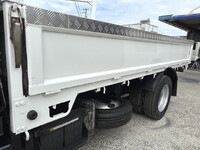 三菱ふそうキャンター平ボディ小型（2t・3t）[写真10]