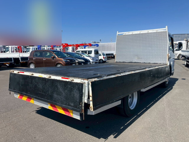 三菱ふそうキャンター平ボディ小型（2t・3t）[写真15]