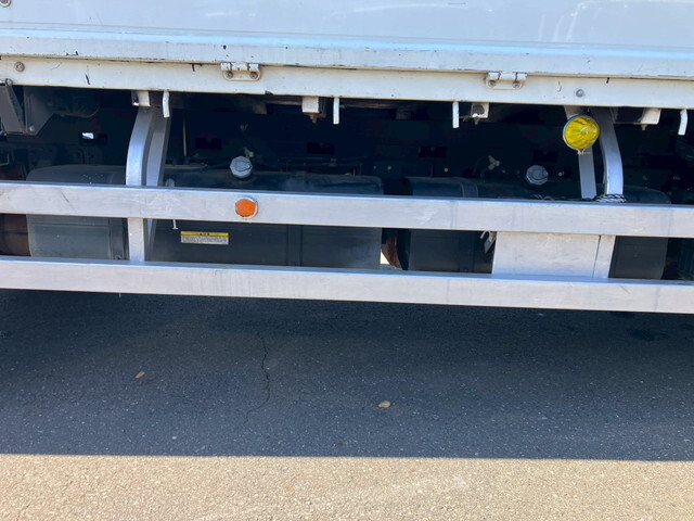 三菱ふそうキャンター平ボディ小型（2t・3t）[写真19]