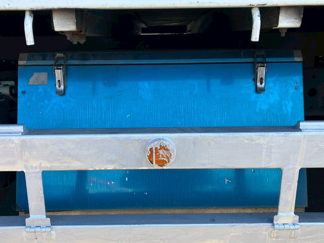 三菱ふそうキャンター平ボディ小型（2t・3t）[写真22]