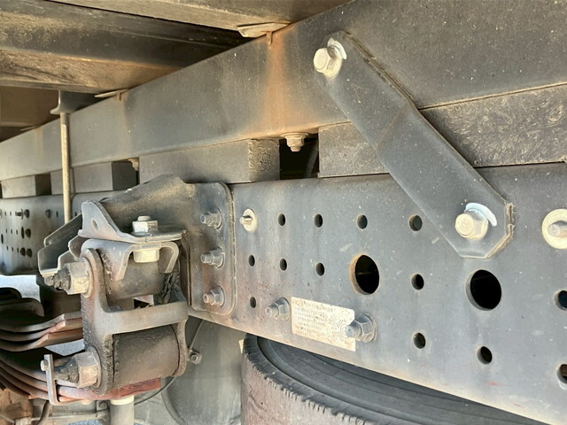 三菱ふそうキャンター平ボディ小型（2t・3t）[写真24]