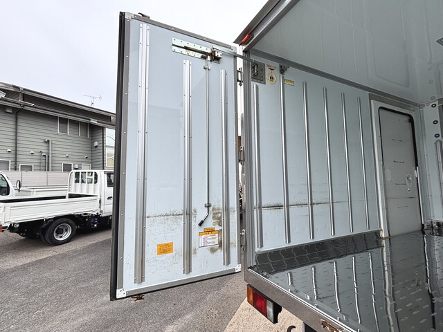 いすゞエルフ冷凍車（冷蔵車）小型（2t・3t）[写真10]