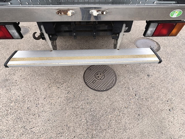 いすゞエルフ冷凍車（冷蔵車）小型（2t・3t）[写真15]