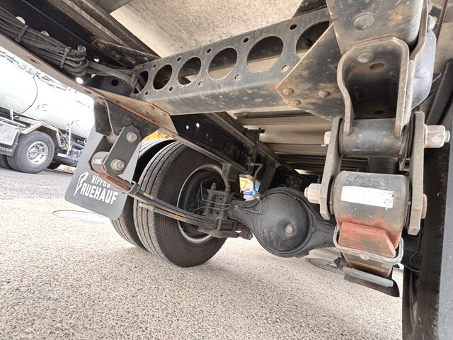 いすゞエルフ冷凍車（冷蔵車）小型（2t・3t）[写真16]