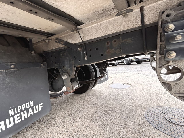 いすゞエルフ冷凍車（冷蔵車）小型（2t・3t）[写真18]