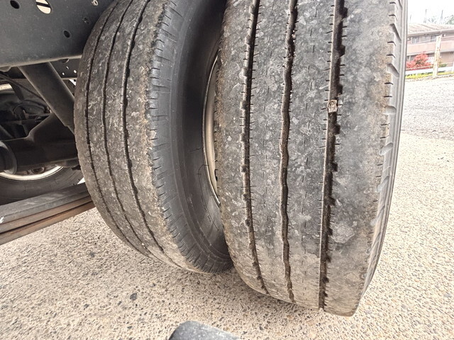 いすゞエルフ冷凍車（冷蔵車）小型（2t・3t）[写真19]