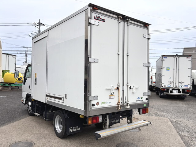 いすゞエルフ冷凍車（冷蔵車）小型（2t・3t）[写真02]