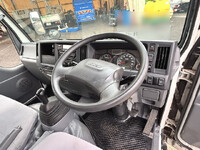 いすゞエルフ冷凍車（冷蔵車）小型（2t・3t）[写真31]