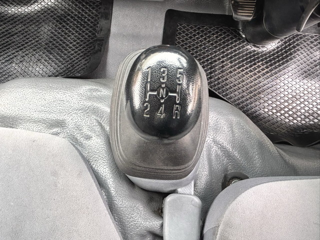 いすゞエルフ冷凍車（冷蔵車）小型（2t・3t）[写真36]