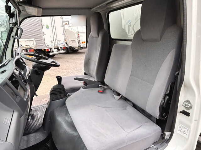 いすゞエルフ冷凍車（冷蔵車）小型（2t・3t）[写真39]