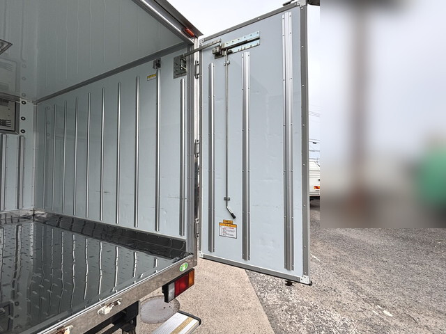 いすゞエルフ冷凍車（冷蔵車）小型（2t・3t）[写真09]