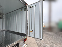 いすゞエルフ冷凍車（冷蔵車）小型（2t・3t）[写真10]