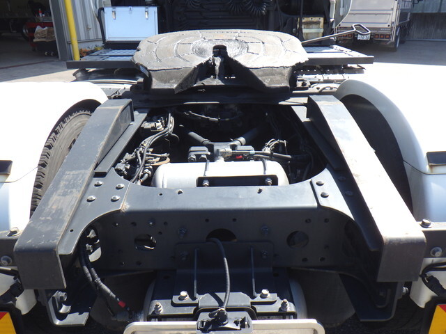 日野プロフィアトレーラーヘッド（トラクターヘッド）大型（10t）[写真14]