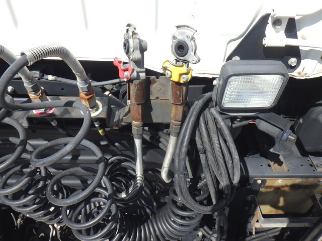 日野プロフィアトレーラーヘッド（トラクターヘッド）大型（10t）[写真21]