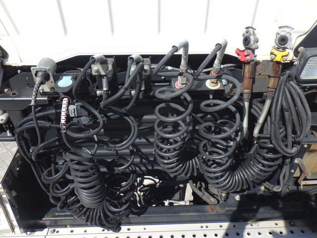 日野プロフィアトレーラーヘッド（トラクターヘッド）大型（10t）[写真22]