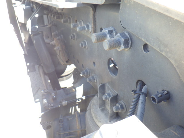 日野プロフィアトレーラーヘッド（トラクターヘッド）大型（10t）[写真28]