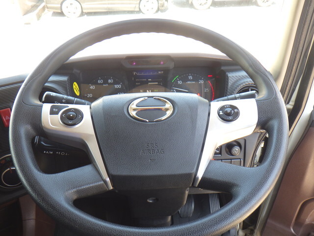 日野プロフィアトレーラーヘッド（トラクターヘッド）大型（10t）[写真29]