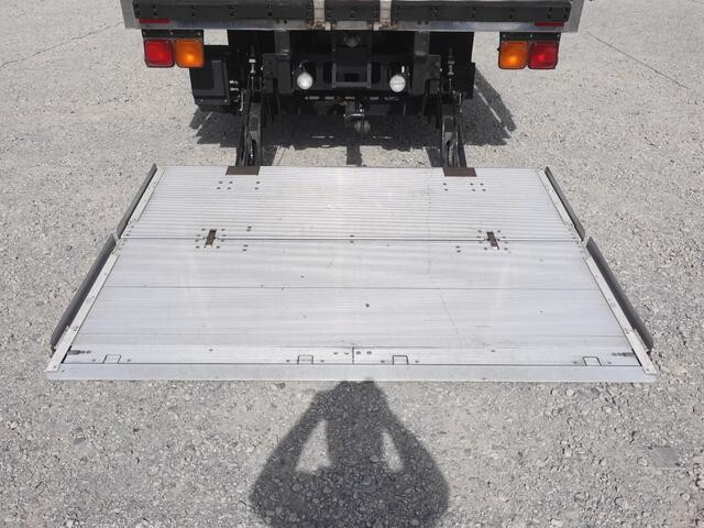 いすゞフォワード冷凍車（冷蔵車）中型（4t）[写真15]