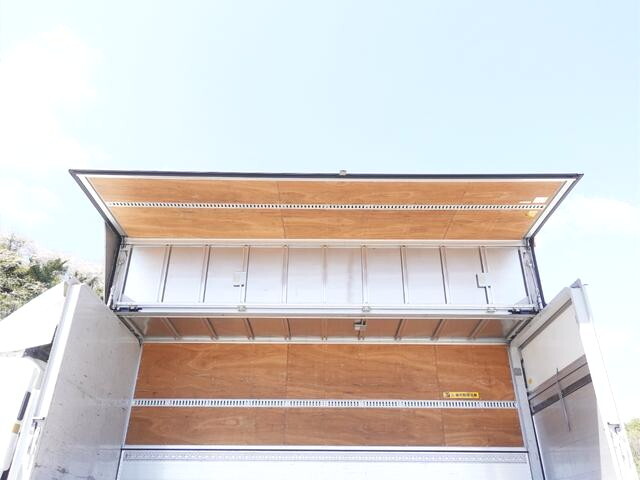 いすゞフォワードアルミウイング中型（4t）[写真12]