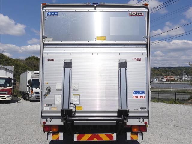 いすゞフォワードアルミウイング中型（4t）[写真02]