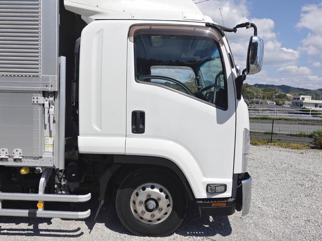 いすゞフォワードアルミウイング中型（4t）[写真05]