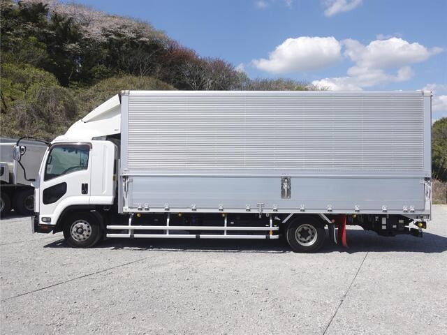 いすゞフォワードアルミウイング中型（4t）[写真09]