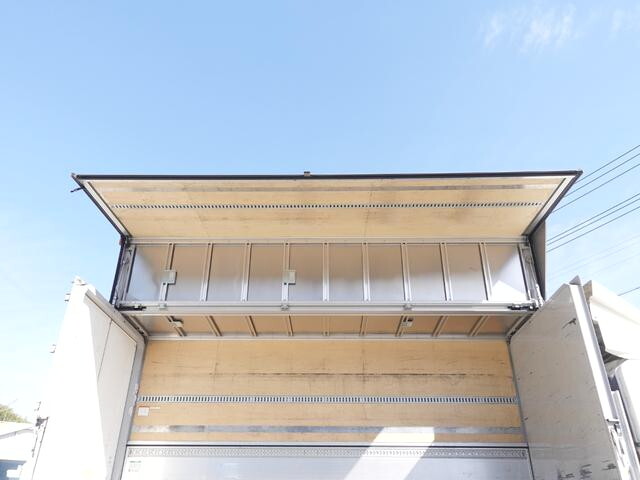 いすゞフォワードアルミウイング中型（4t）[写真14]