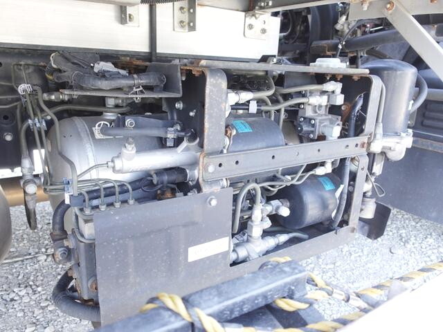 いすゞフォワードアルミウイング中型（4t）[写真20]