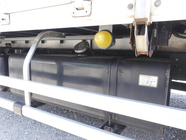 いすゞフォワードアルミウイング中型（4t）[写真22]