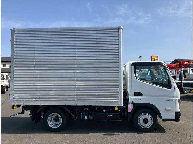 三菱ふそうキャンターアルミバン小型（2t・3t）[写真13]