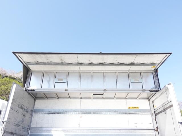 いすゞフォワードアルミウイング中型（4t）[写真13]