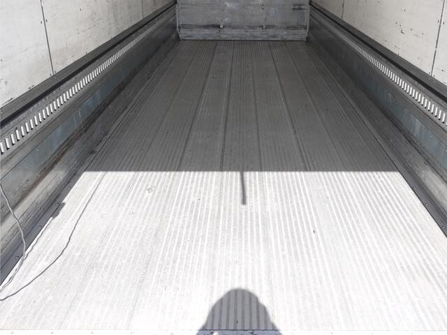 いすゞフォワードアルミウイング中型（4t）[写真18]