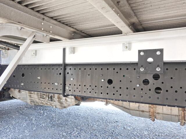 いすゞフォワードアルミウイング中型（4t）[写真23]