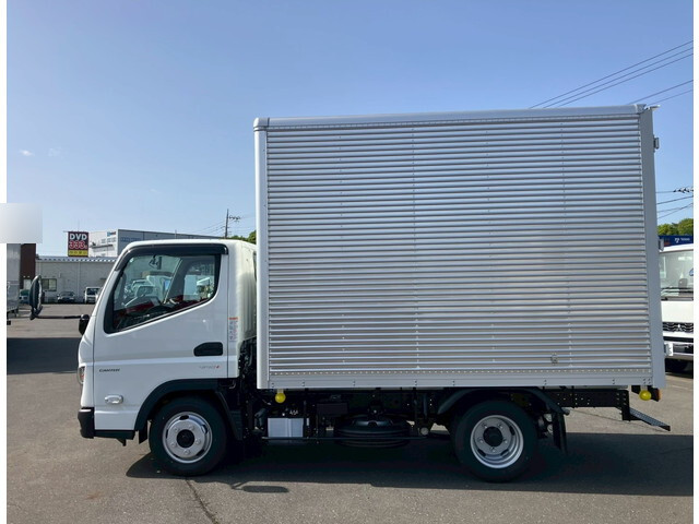 三菱ふそうキャンターアルミバン小型（2t・3t）[写真12]