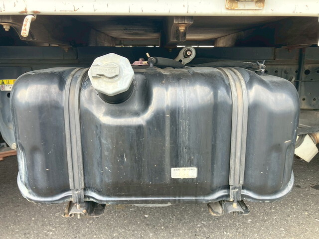 いすゞエルフ平ボディ小型（2t・3t）[写真11]