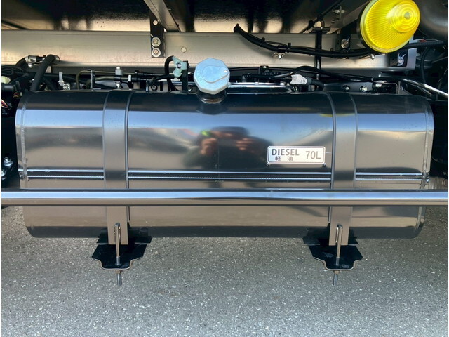 三菱ふそうキャンター冷凍車（冷蔵車）小型（2t・3t）[写真32]