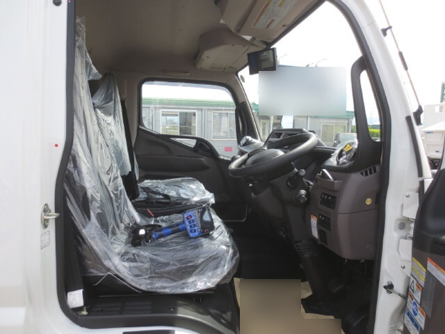 三菱ふそうキャンタークレーン4段小型（2t・3t）[写真13]