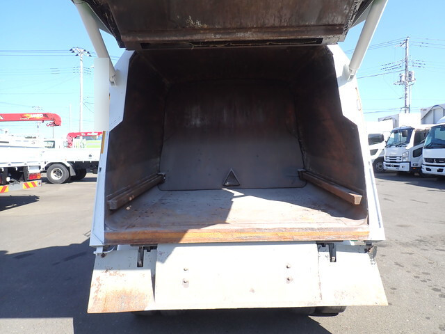 いすゞエルフパッカー車（塵芥車）小型（2t・3t）[写真11]