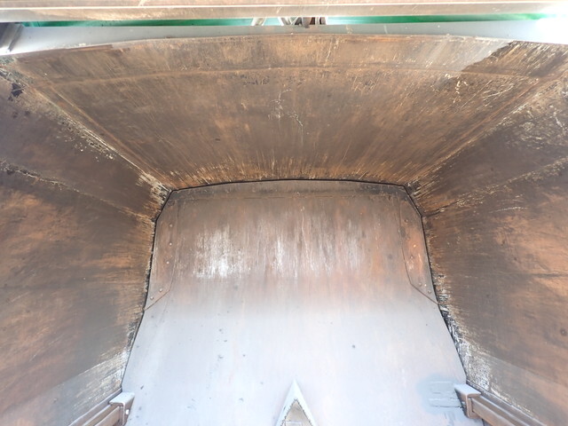 いすゞエルフパッカー車（塵芥車）小型（2t・3t）[写真12]