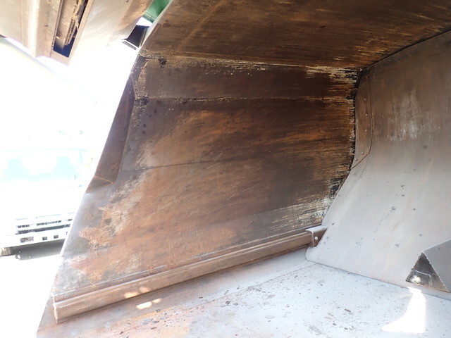 いすゞエルフパッカー車（塵芥車）小型（2t・3t）[写真14]